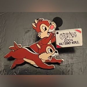 Disney Limited Edition Christmas 2004 Chuck and Dale Pin